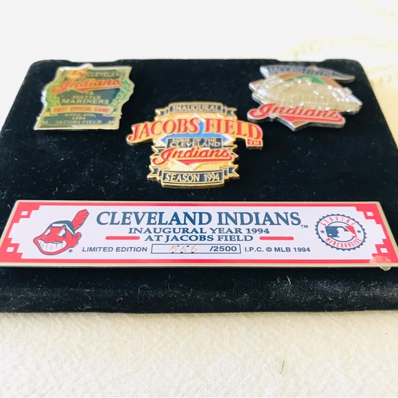 Very Rare 4 Pin Set Jacobs Field Inauguration Year 556/2500 - Picture 2 of 7
